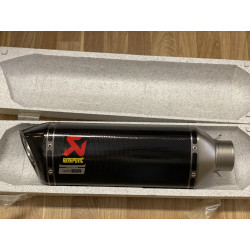 AKRAPOVIC SLIP-ON EXHAUST KIT WITH RACE TUBE INCLUDED FOR V4 2021